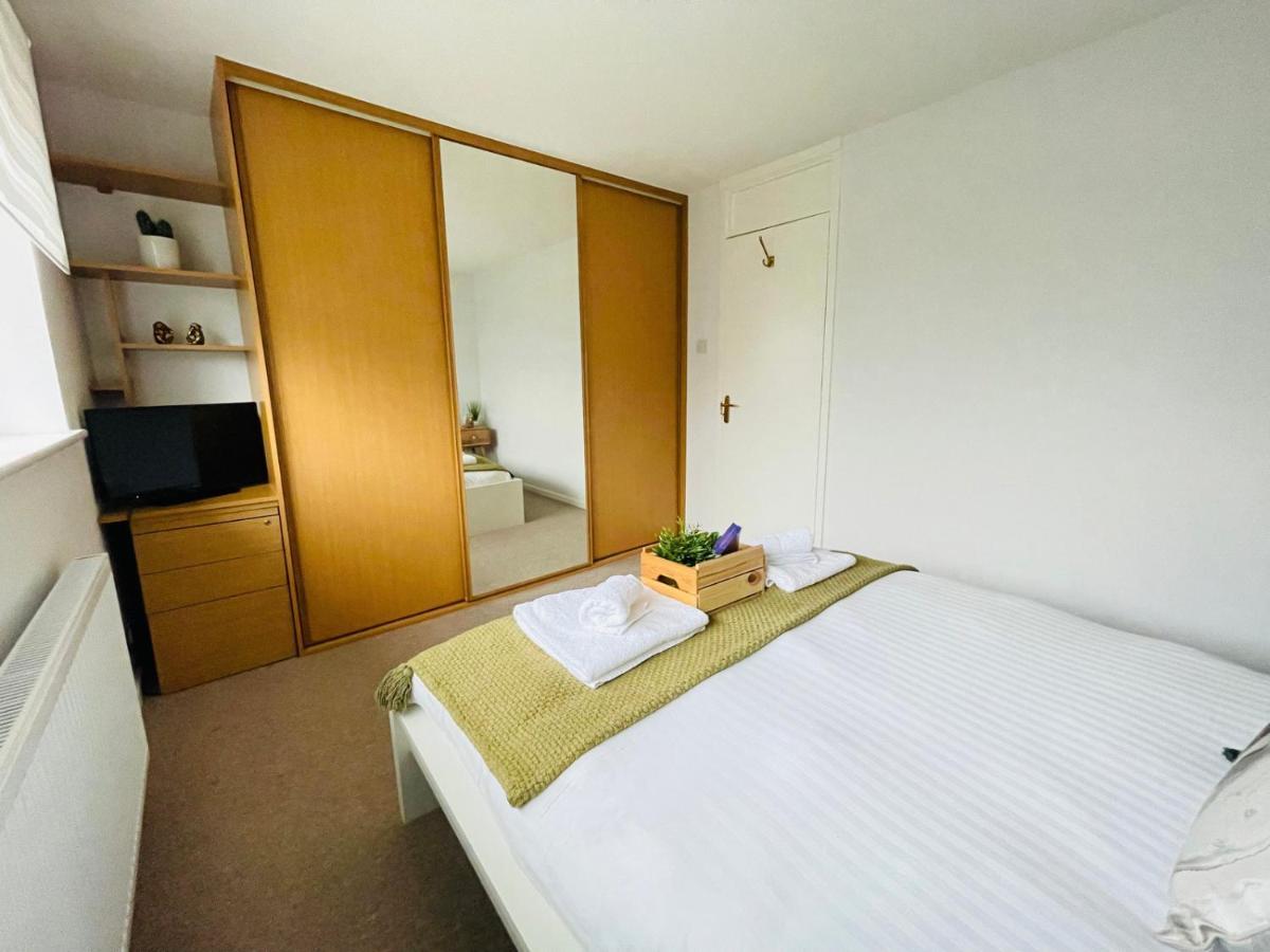 2 Bed House, Sleeps 6, Dog Friendly, Close To A14 M11, With Garden & Parking Long Stay Work Contractor Leisure, Jade CBG Eksteriør billede