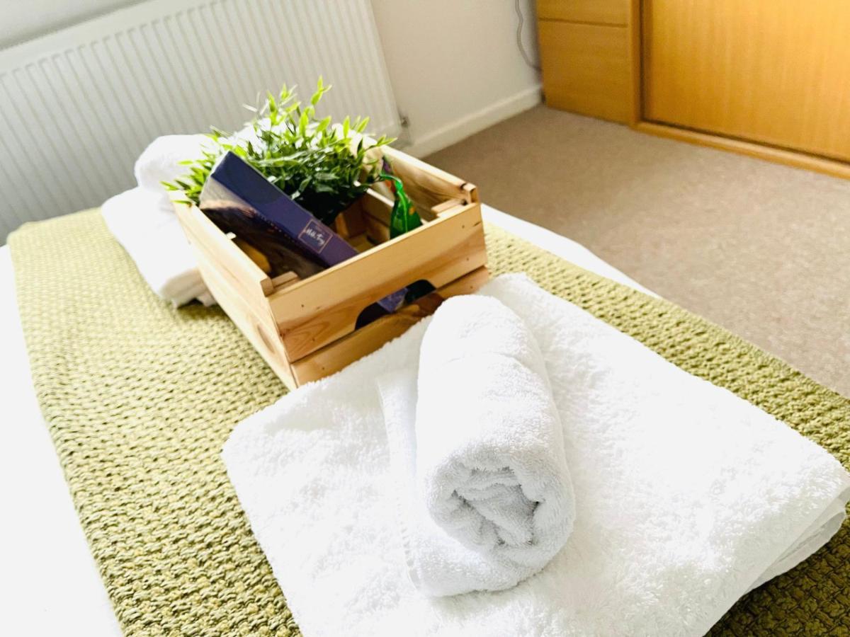 2 Bed House, Sleeps 6, Dog Friendly, Close To A14 M11, With Garden & Parking Long Stay Work Contractor Leisure, Jade CBG Eksteriør billede