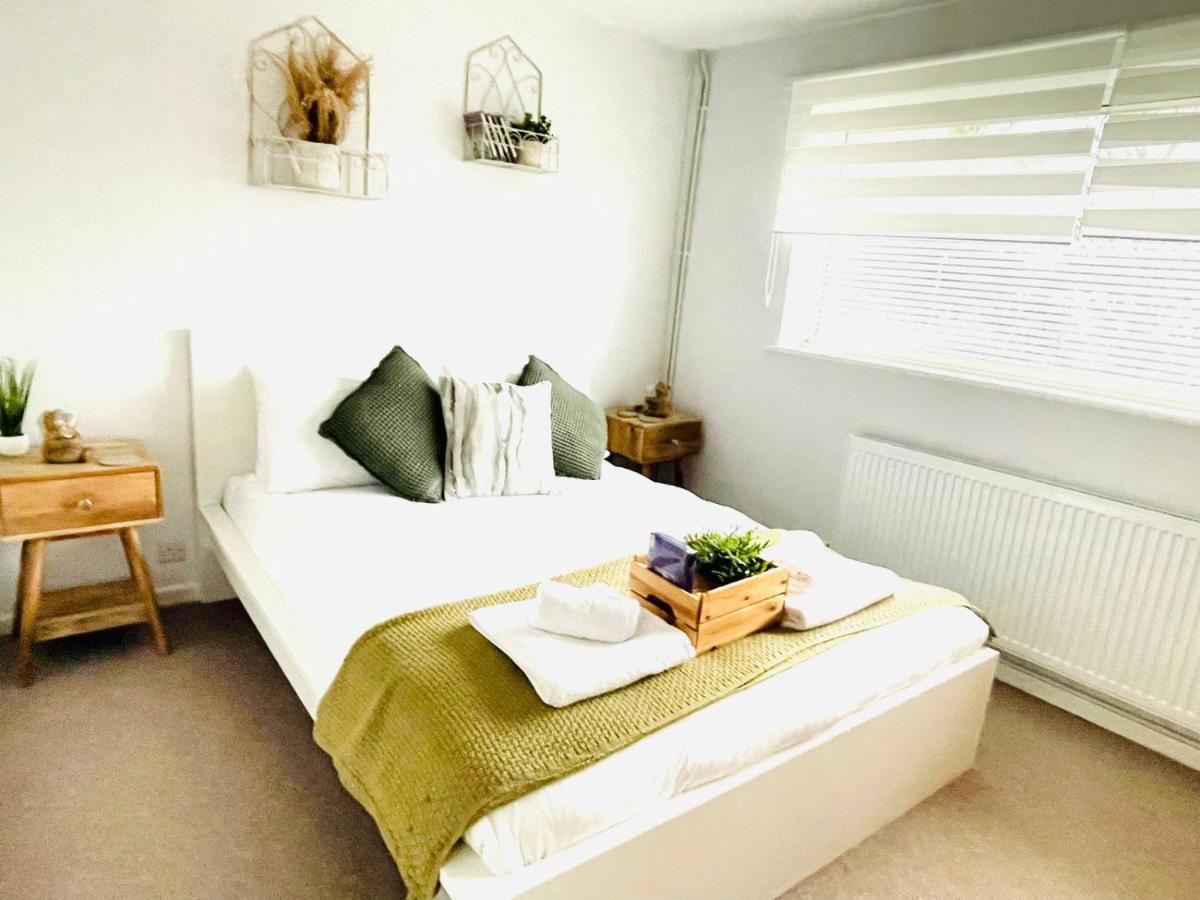 2 Bed House, Sleeps 6, Dog Friendly, Close To A14 M11, With Garden & Parking Long Stay Work Contractor Leisure, Jade CBG Eksteriør billede