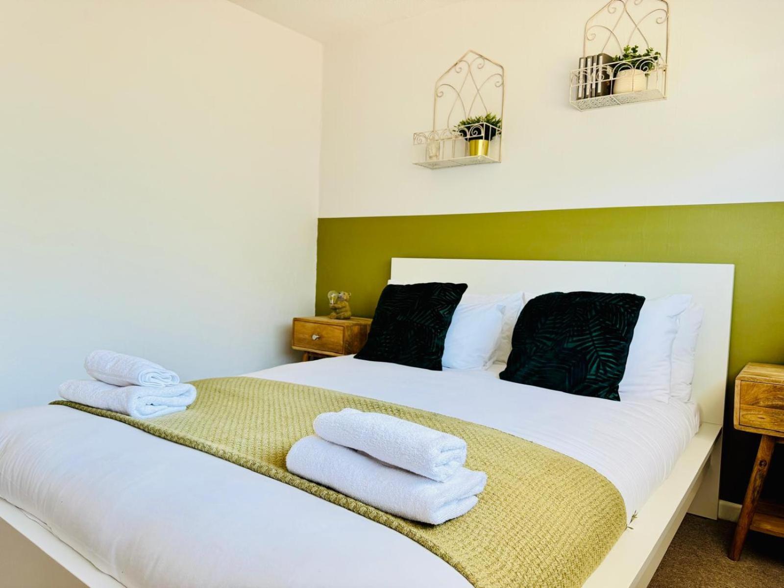 2 Bed House, Sleeps 6, Dog Friendly, Close To A14 M11, With Garden & Parking Long Stay Work Contractor Leisure, Jade CBG Eksteriør billede