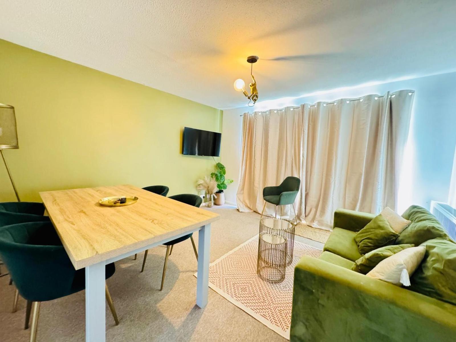 2 Bed House, Sleeps 6, Dog Friendly, Close To A14 M11, With Garden & Parking Long Stay Work Contractor Leisure, Jade CBG Eksteriør billede