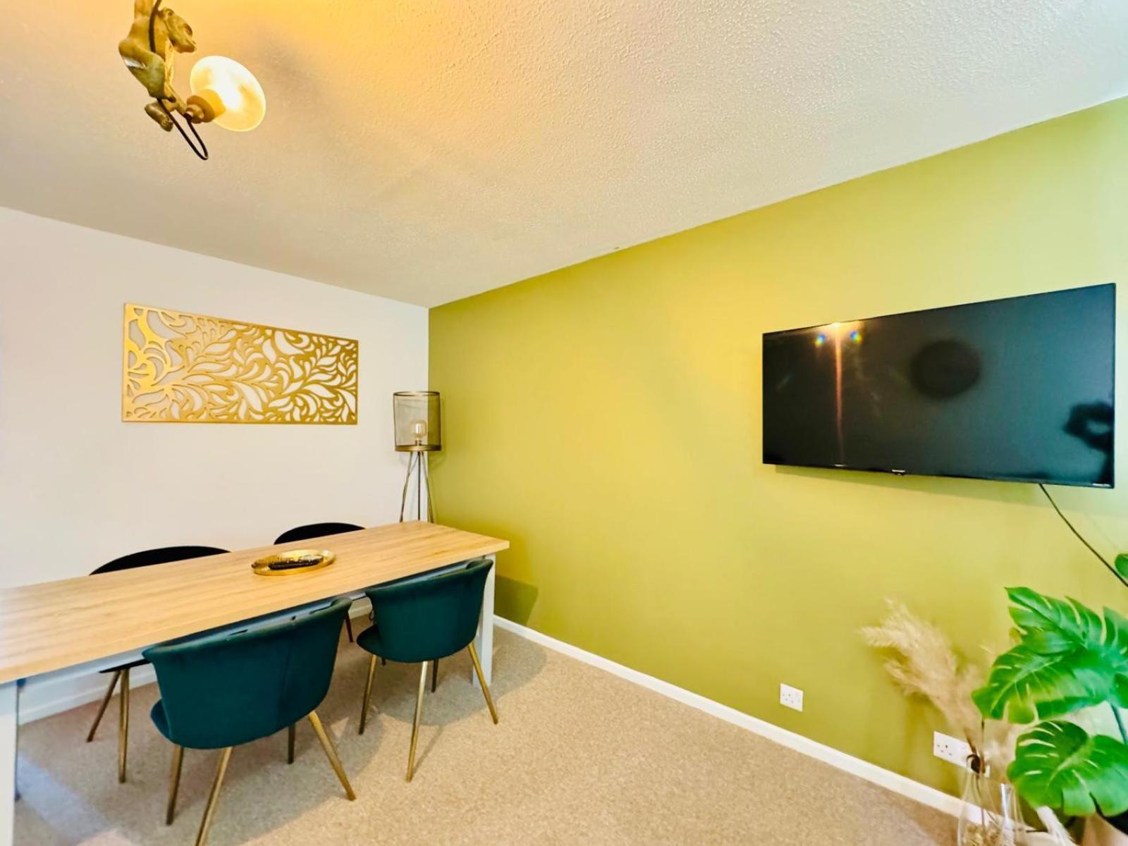2 Bed House, Sleeps 6, Dog Friendly, Close To A14 M11, With Garden & Parking Long Stay Work Contractor Leisure, Jade CBG Eksteriør billede