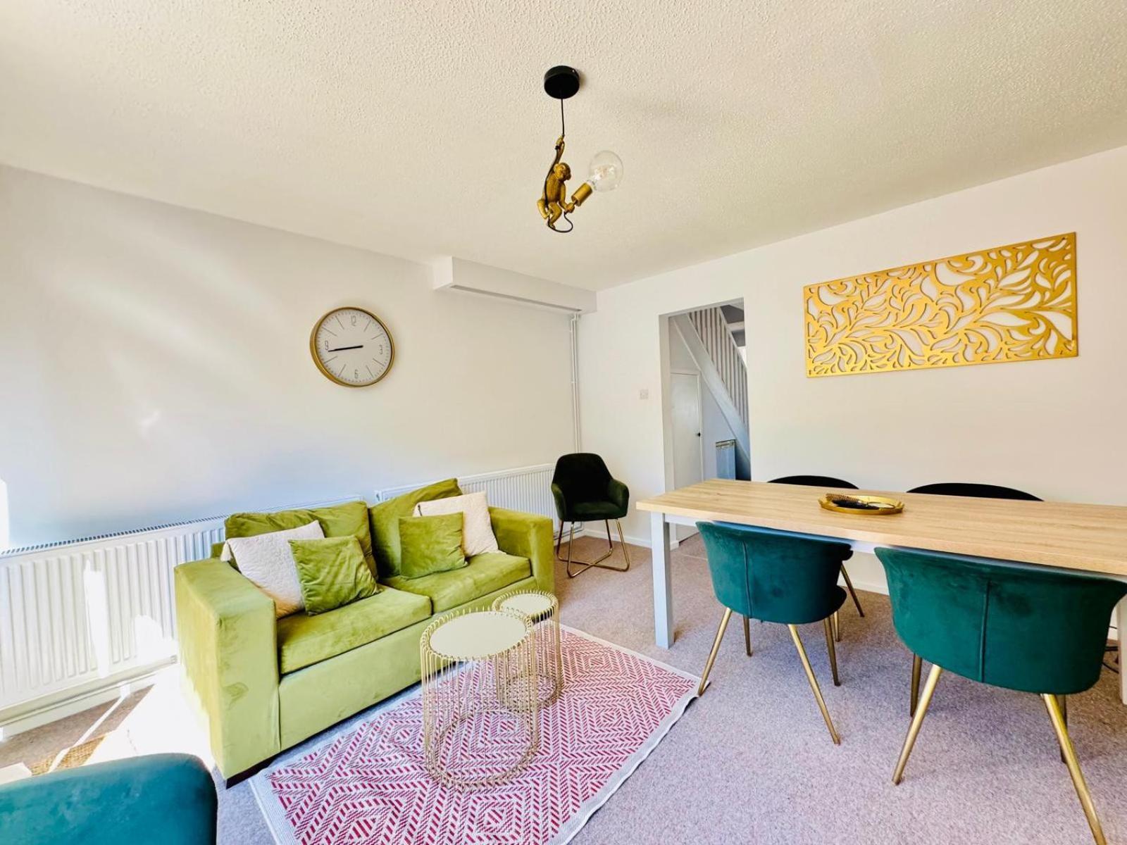 2 Bed House, Sleeps 6, Dog Friendly, Close To A14 M11, With Garden & Parking Long Stay Work Contractor Leisure, Jade CBG Eksteriør billede
