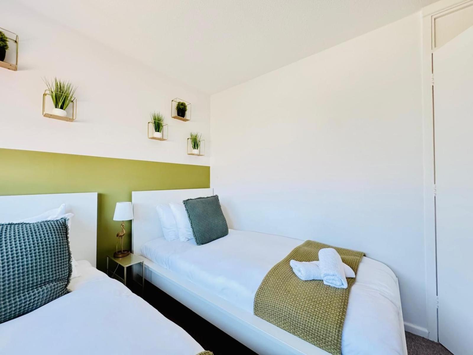 2 Bed House, Sleeps 6, Dog Friendly, Close To A14 M11, With Garden & Parking Long Stay Work Contractor Leisure, Jade CBG Eksteriør billede