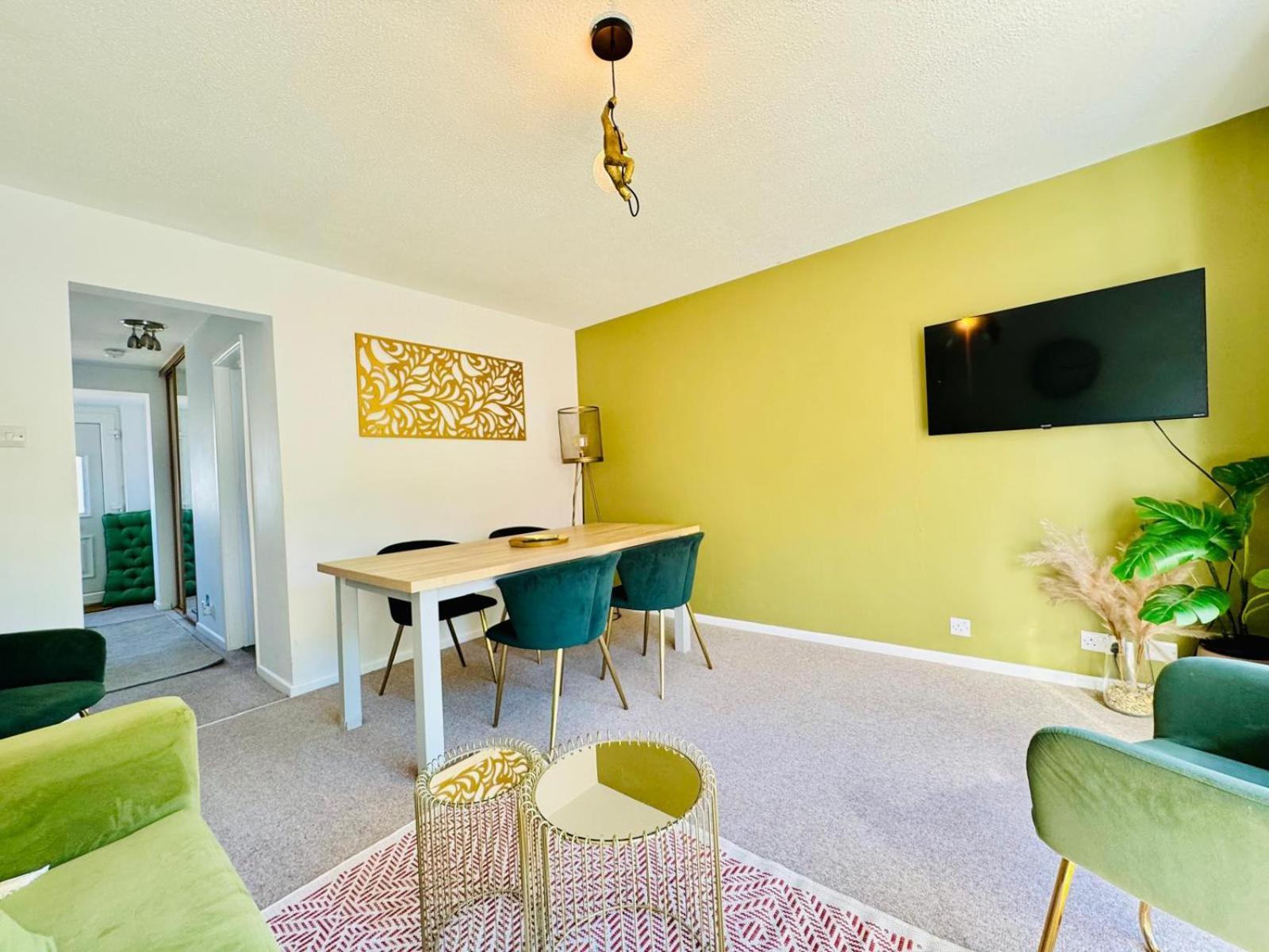 2 Bed House, Sleeps 6, Dog Friendly, Close To A14 M11, With Garden & Parking Long Stay Work Contractor Leisure, Jade CBG Eksteriør billede