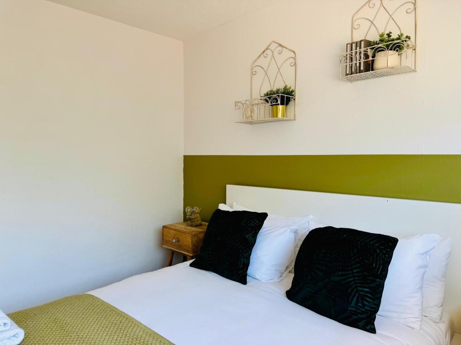 2 Bed House, Sleeps 6, Dog Friendly, Close To A14 M11, With Garden & Parking Long Stay Work Contractor Leisure, Jade CBG Eksteriør billede