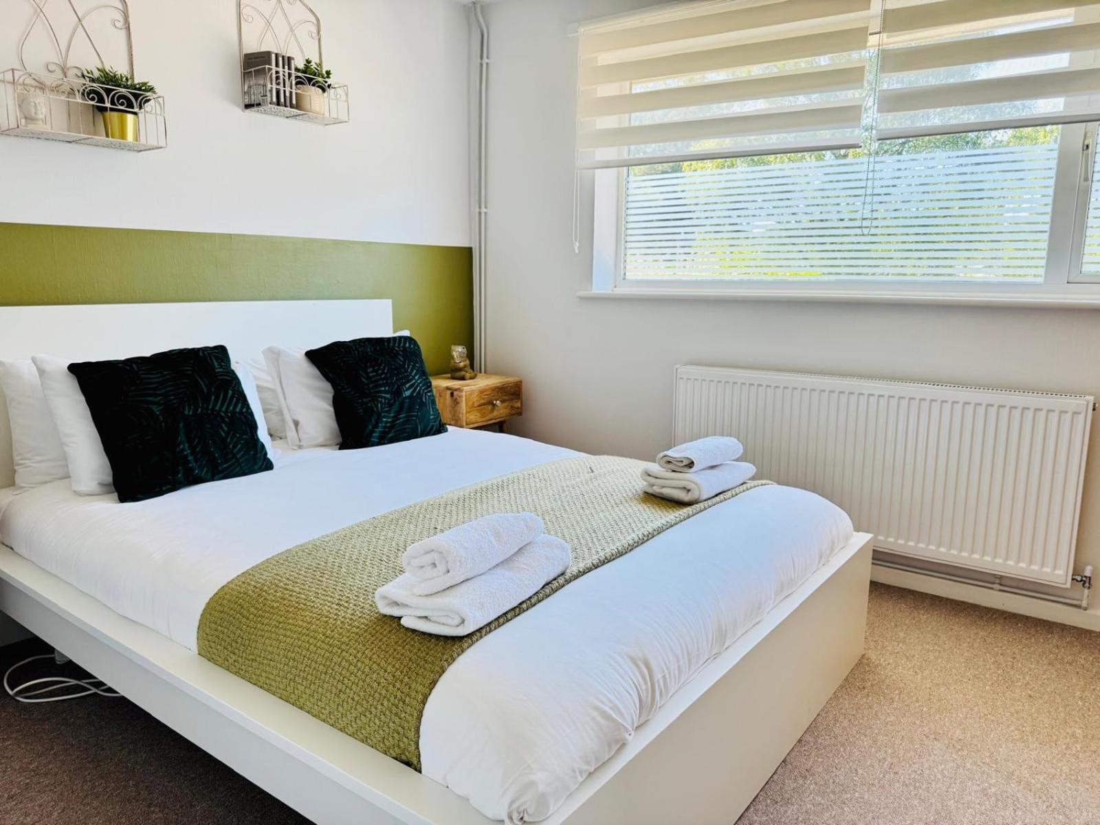 2 Bed House, Sleeps 6, Dog Friendly, Close To A14 M11, With Garden & Parking Long Stay Work Contractor Leisure, Jade CBG Eksteriør billede
