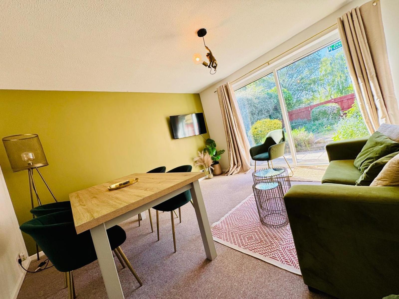 2 Bed House, Sleeps 6, Dog Friendly, Close To A14 M11, With Garden & Parking Long Stay Work Contractor Leisure, Jade CBG Eksteriør billede
