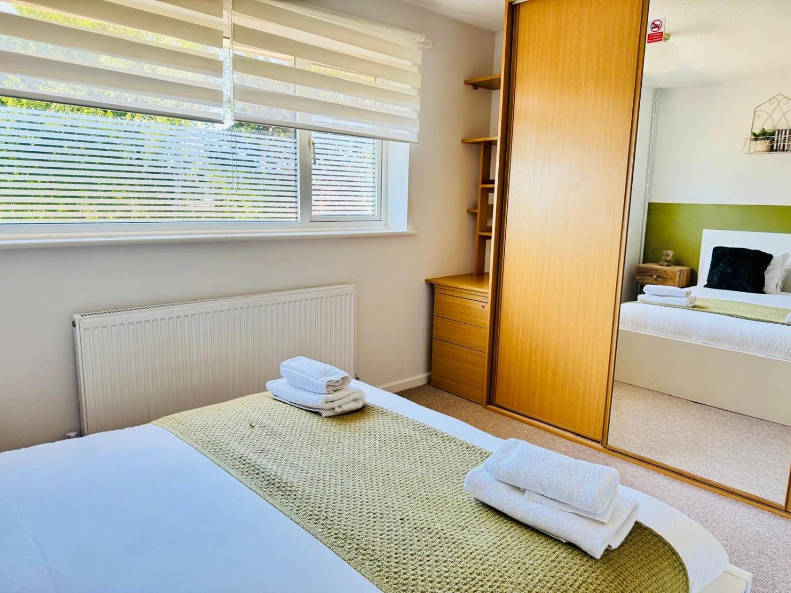 2 Bed House, Sleeps 6, Dog Friendly, Close To A14 M11, With Garden & Parking Long Stay Work Contractor Leisure, Jade CBG Eksteriør billede